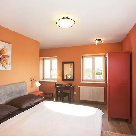 Istrian Lux 103 *