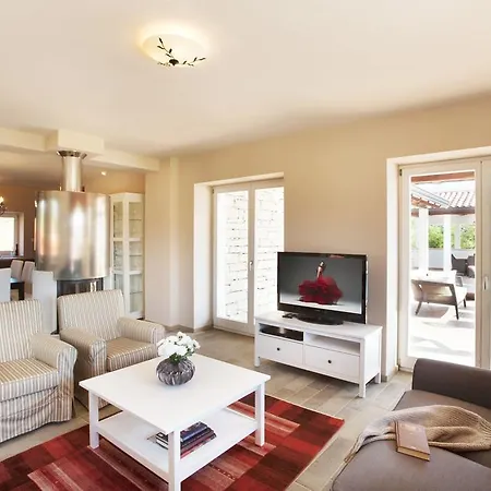 Istrian Lux 103 فيلة Cabrunici