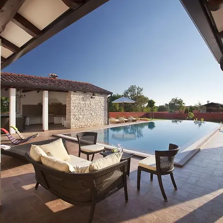 Istrian Lux 103 Vila *